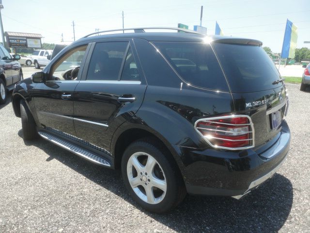 2008 Mercedes-Benz M-Class GS 2+2