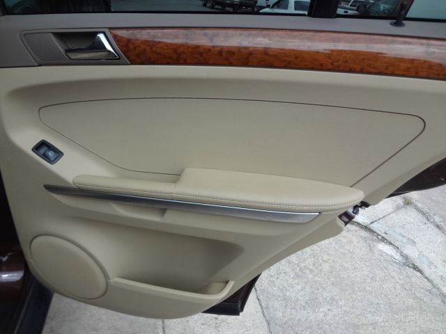 2008 Mercedes-Benz M-Class GS 2+2