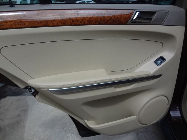 2008 Mercedes-Benz M-Class GS 2+2