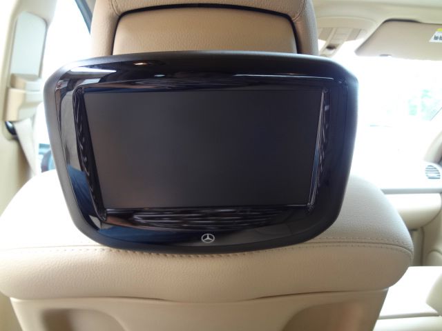 2008 Mercedes-Benz M-Class GS 2+2