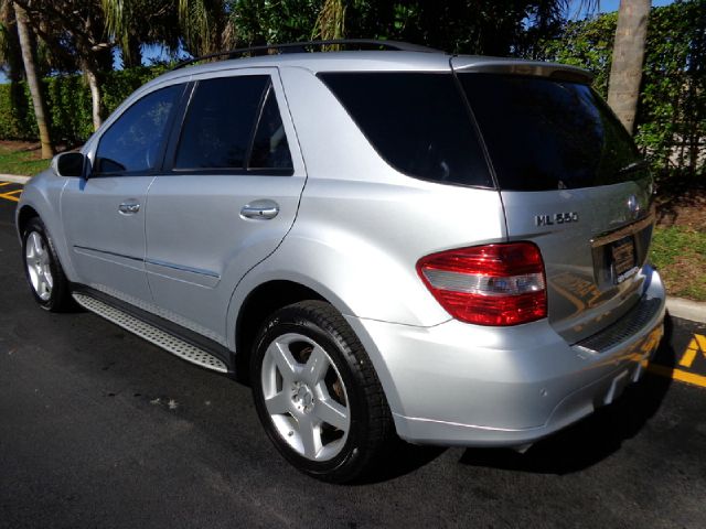 2008 Mercedes-Benz M-Class Leather Sunroof Navigation DVD Qd Bose C2