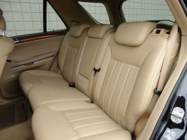 2008 Mercedes-Benz M-Class Level 2 Stunning CAR