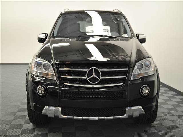 2009 Mercedes-Benz M-Class 4dr Sdn SE RWD