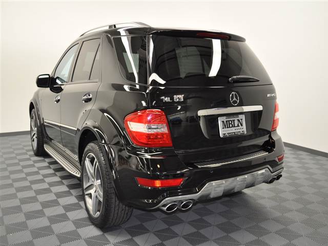 2009 Mercedes-Benz M-Class 4dr Sdn SE RWD