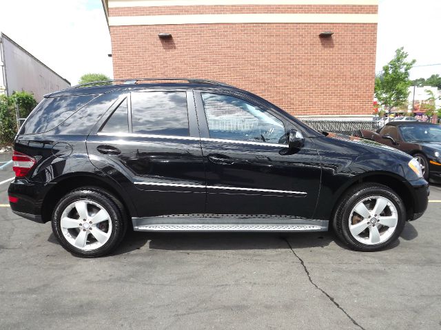 2010 Mercedes-Benz M-Class SLT 4x4 (marshalltown)