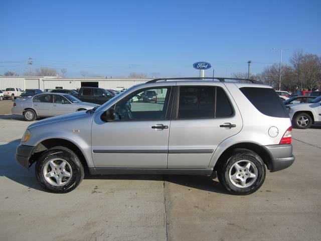 1998 Mercedes-Benz M Class AWD Wagon Automatic VERY NICE