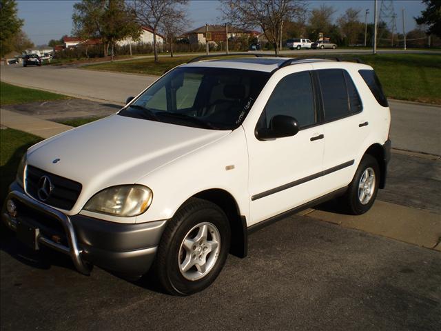 1998 Mercedes-Benz M Class AWD Wagon Automatic VERY NICE