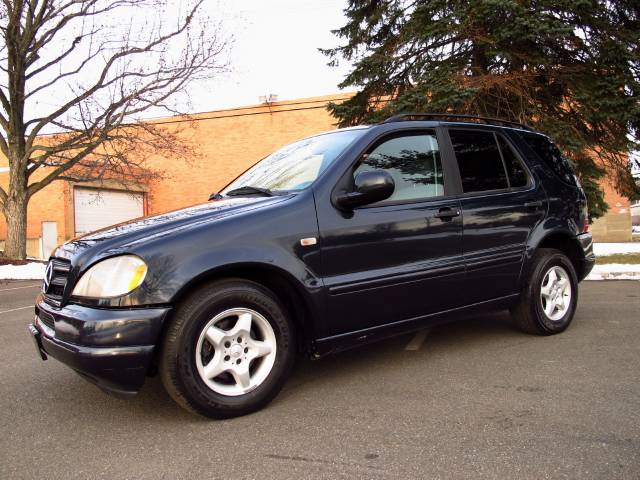 2001 Mercedes-Benz M Class AWD Wagon Automatic VERY NICE