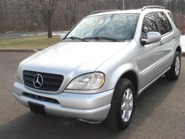 2001 Mercedes-Benz M Class 3500 SLT Dually