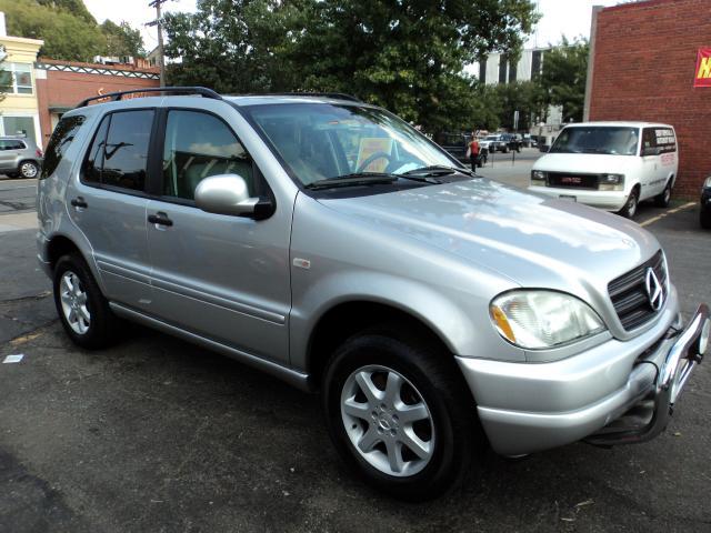2001 Mercedes-Benz M Class 3500 SLT Dually