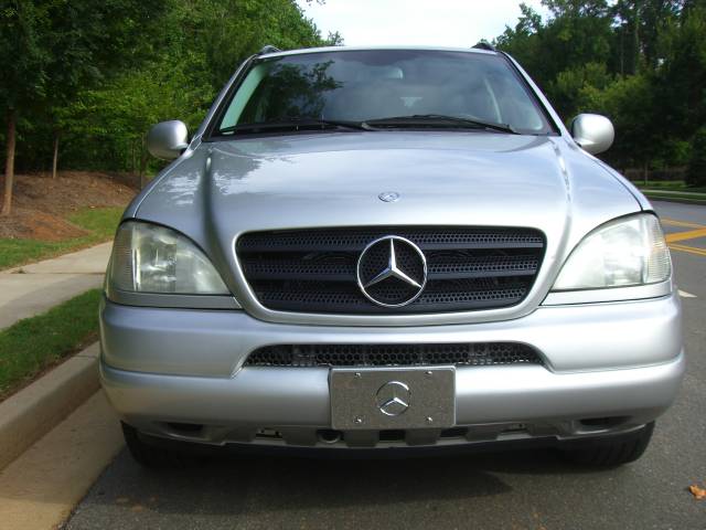 2001 Mercedes-Benz M Class AWD Wagon Automatic VERY NICE
