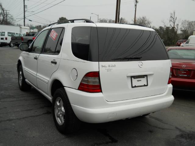 2001 Mercedes-Benz M Class AWD Wagon Automatic VERY NICE