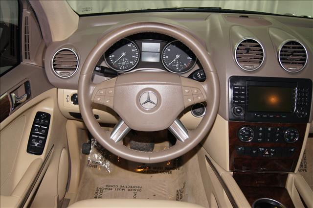 2006 Mercedes-Benz M Class W/ Navires
