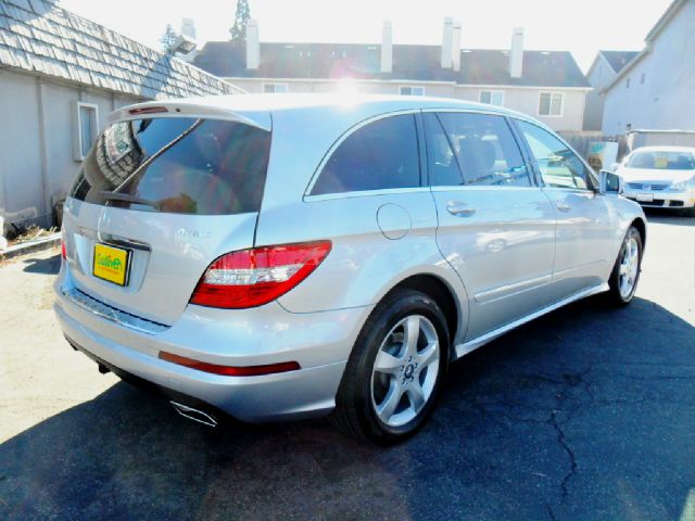 2012 Mercedes-Benz R-Class 740il 4dr Sdn Sedan