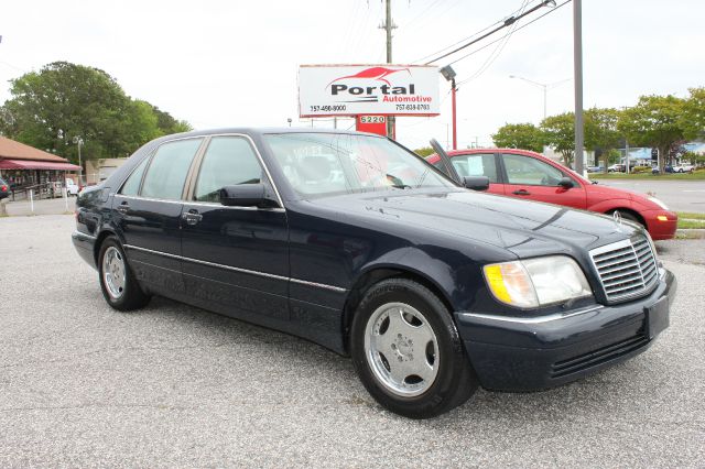 1995 Mercedes-Benz S-Class Tech/rear Entertainment