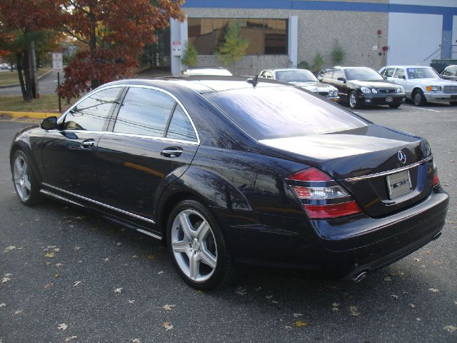 2008 Mercedes-Benz S-Class 2010 Nissan 2.0S