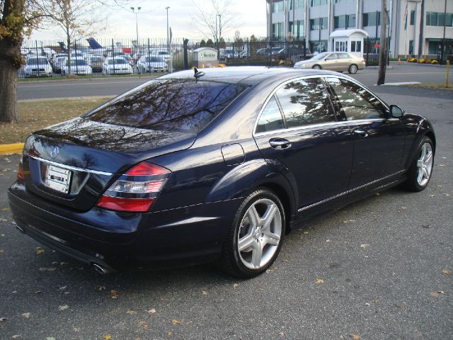 2008 Mercedes-Benz S-Class 2010 Nissan 2.0S