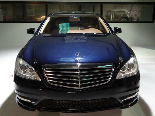 2010 Mercedes-Benz S-Class 2010 Nissan 2.0S