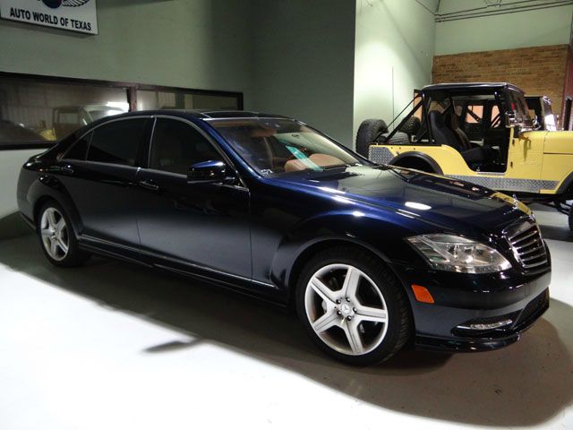 2010 Mercedes-Benz S-Class 2010 Nissan 2.0S