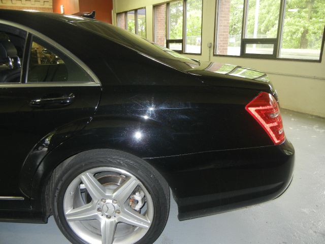 2010 Mercedes-Benz S-Class L.T. 4-w.d. 5.3L