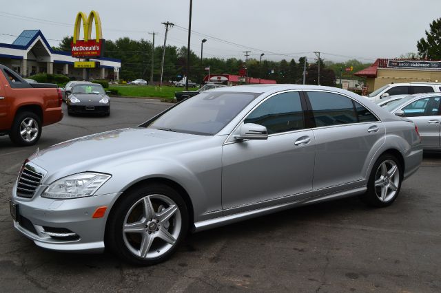 2010 Mercedes-Benz S-Class L.T. 4-w.d. 5.3L