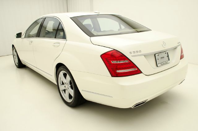 2010 Mercedes-Benz S-Class 2010 Nissan 2.0S