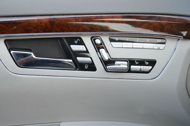 2010 Mercedes-Benz S-Class 4WD Supercab 145 Lariat