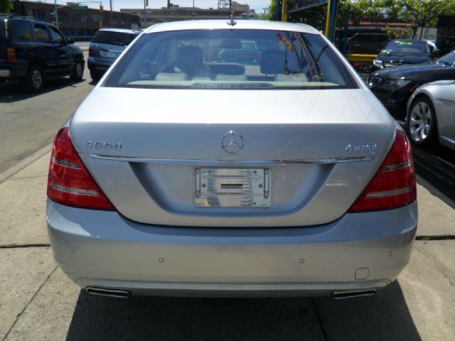 2010 Mercedes-Benz S-Class L.T. 4-w.d. 5.3L