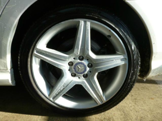 2010 Mercedes-Benz S-Class 2010 Nissan 2.0S