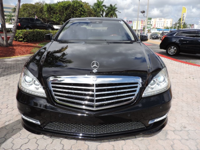 2010 Mercedes-Benz S-Class 4WD Supercab 145 Lariat