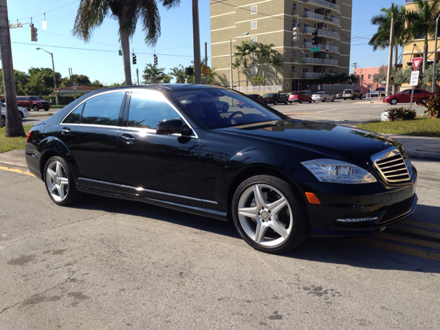 2011 Mercedes-Benz S-Class 2010 Nissan 2.0S