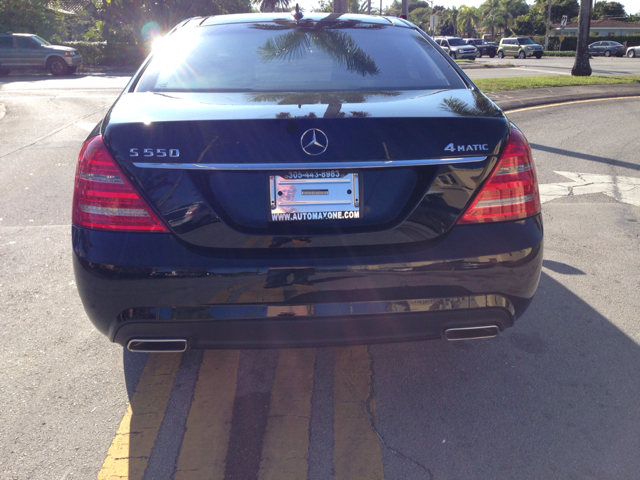 2011 Mercedes-Benz S-Class 2010 Nissan 2.0S