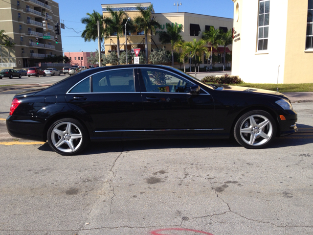 2011 Mercedes-Benz S-Class 2010 Nissan 2.0S