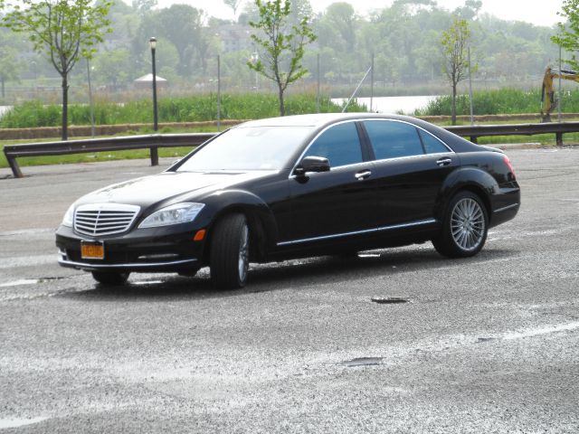 2011 Mercedes-Benz S-Class 2010 Nissan 2.0S