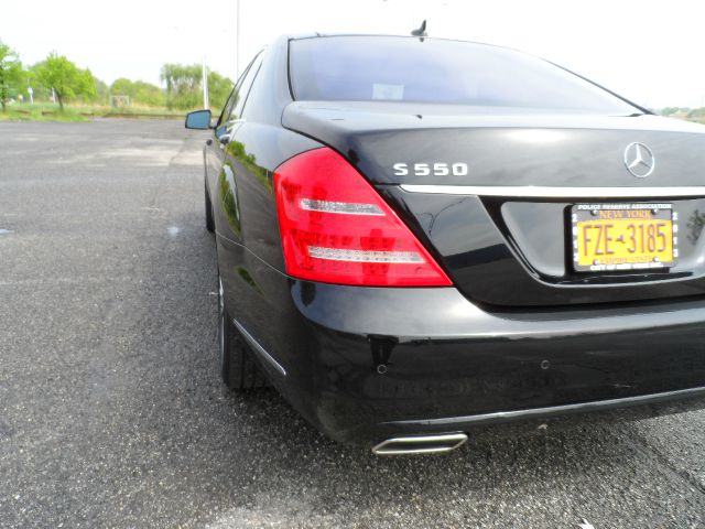 2011 Mercedes-Benz S-Class 2010 Nissan 2.0S
