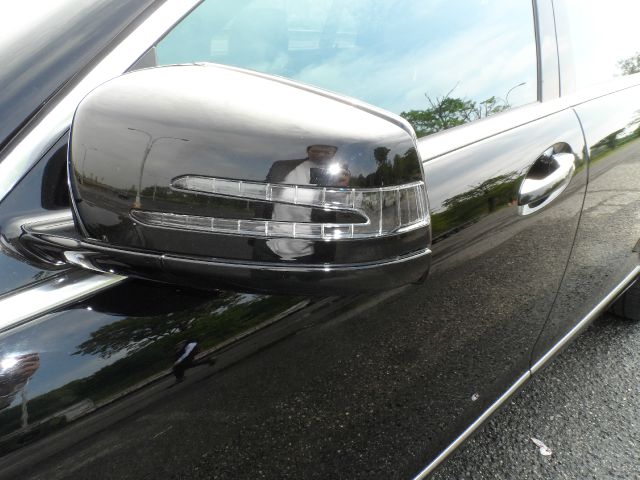 2011 Mercedes-Benz S-Class 2010 Nissan 2.0S