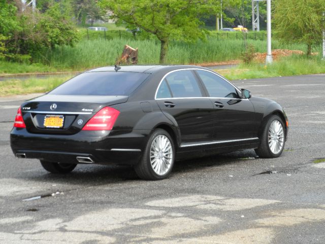 2011 Mercedes-Benz S-Class 2010 Nissan 2.0S