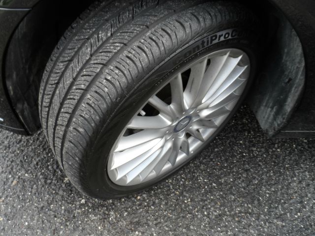 2011 Mercedes-Benz S-Class 2010 Nissan 2.0S