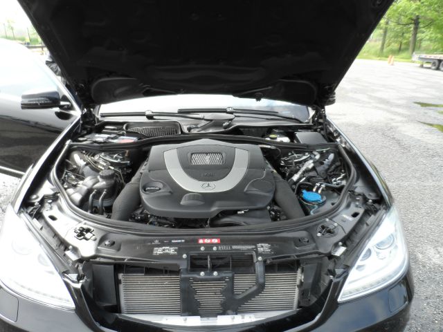 2011 Mercedes-Benz S-Class 2010 Nissan 2.0S