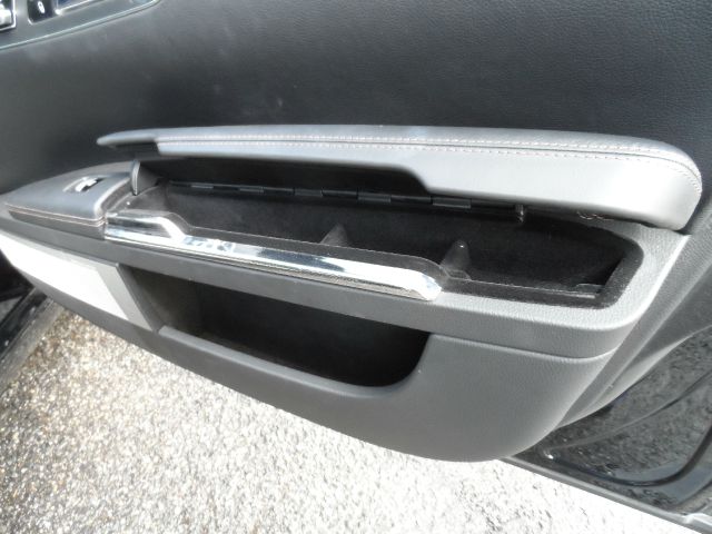 2011 Mercedes-Benz S-Class 2010 Nissan 2.0S