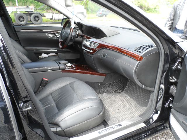 2011 Mercedes-Benz S-Class 2010 Nissan 2.0S