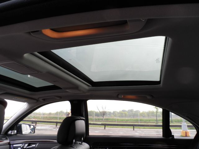 2011 Mercedes-Benz S-Class 2010 Nissan 2.0S