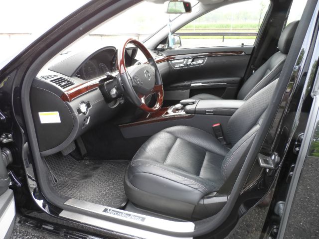 2011 Mercedes-Benz S-Class 2010 Nissan 2.0S