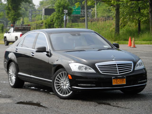 2011 Mercedes-Benz S-Class 2010 Nissan 2.0S