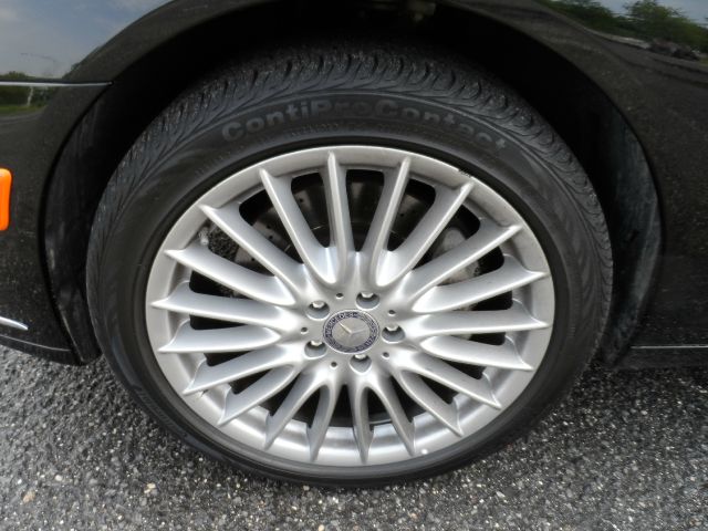 2011 Mercedes-Benz S-Class 2010 Nissan 2.0S