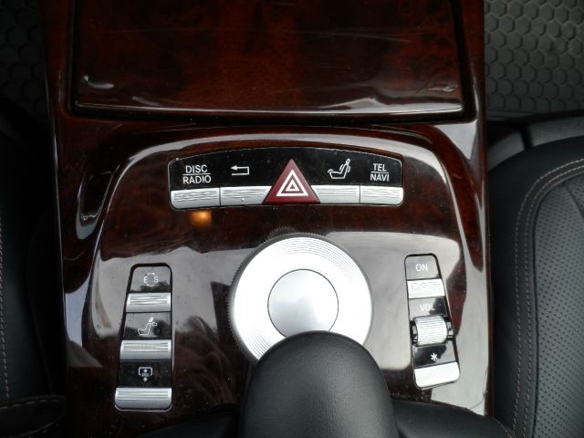 2011 Mercedes-Benz S-Class 2010 Nissan 2.0S