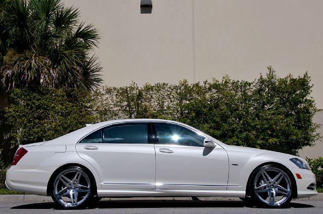 2012 Mercedes-Benz S-Class 4WD Supercab 145 Lariat