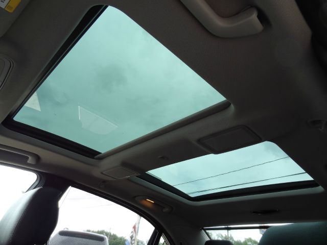 2012 Mercedes-Benz S-Class 2010 Nissan 2.0S