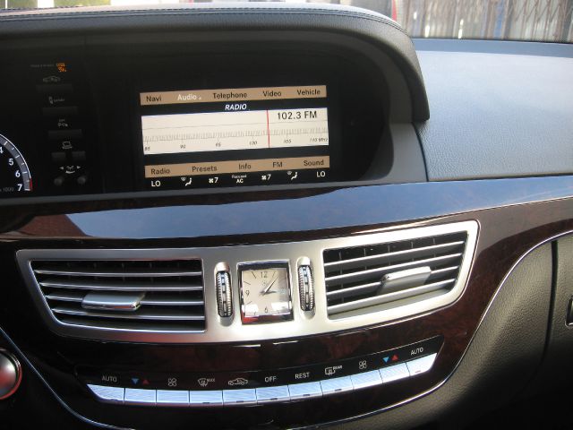 2013 Mercedes-Benz S-Class 4WD Supercab 145 Lariat