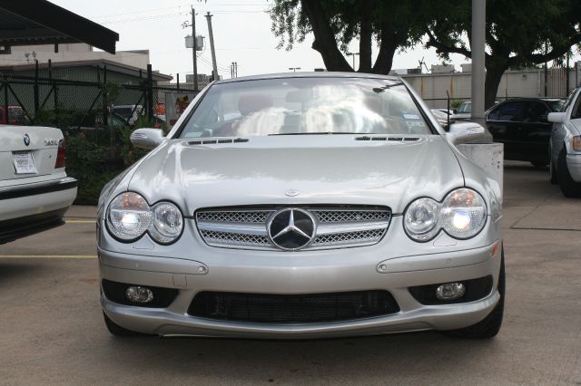 2004 Mercedes-Benz SL-Class 2WD XLT Styleside